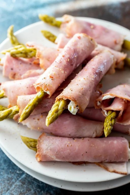 Keto Asparagus and Cream Cheese Roll-Ups
