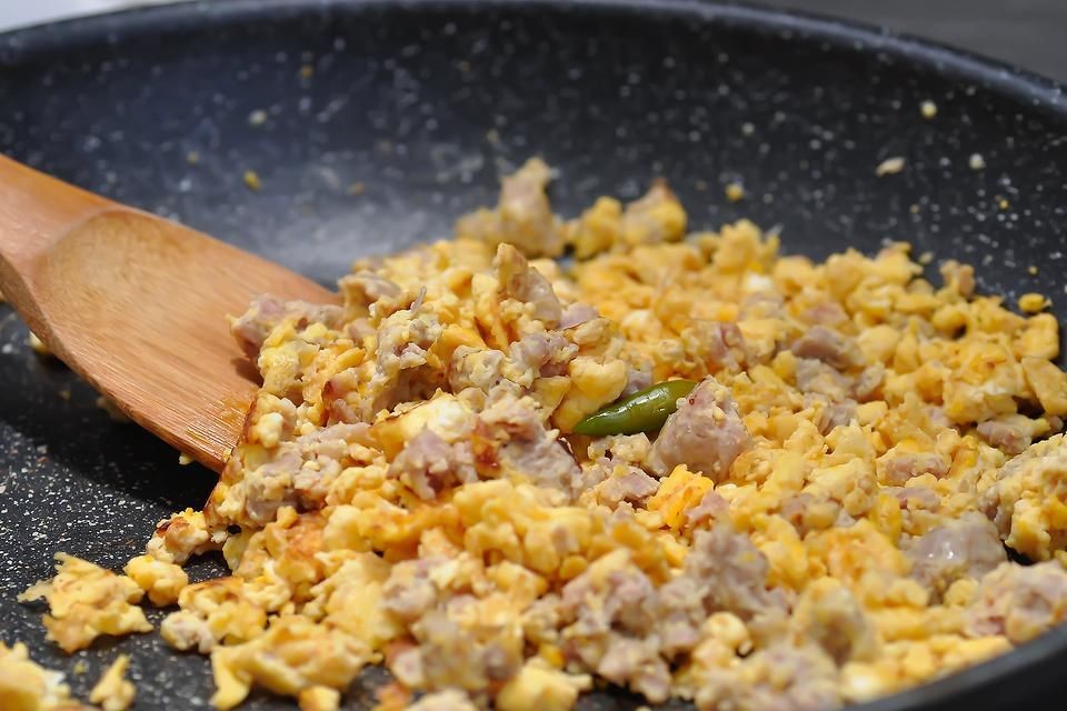 Keto Ground Pork and Egg Breakfast Scramble