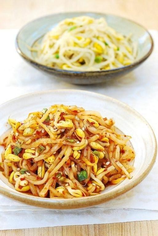 Korean Bean Sprout Side Dish (Kongnamul Muchim)