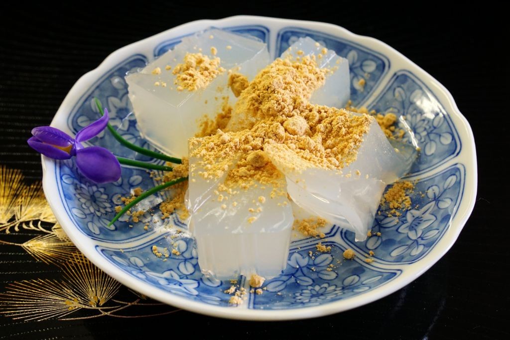 Kuzumochi (Kudzu Starch Mochi)