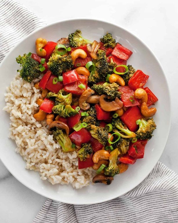 Longevity Spinach and Cashew Stir-Fry