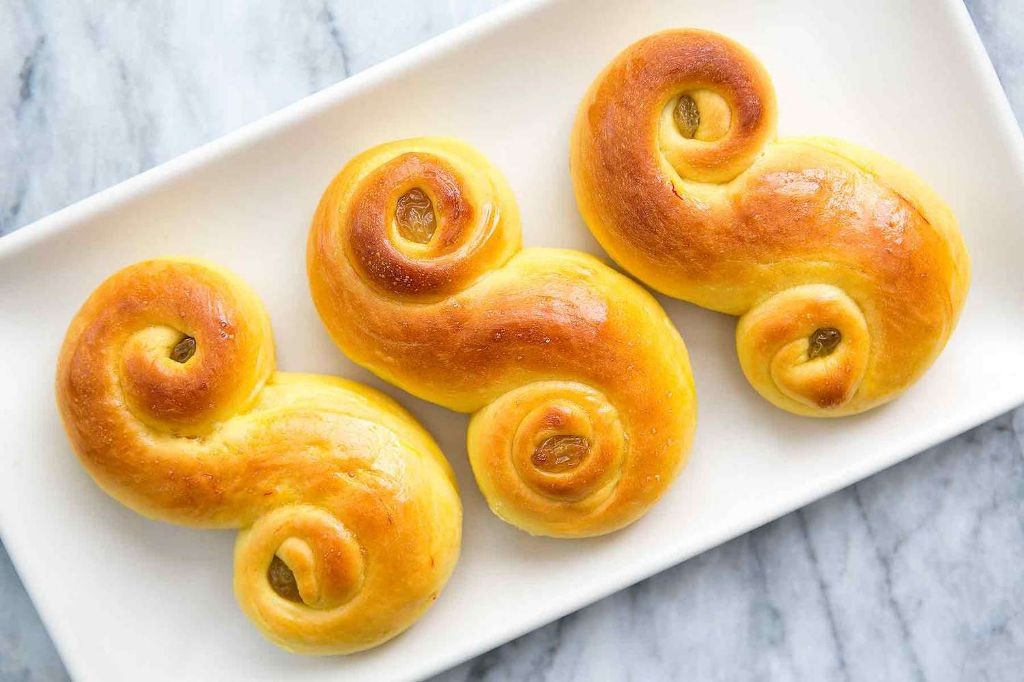 Lussekatts (Saffron Buns)