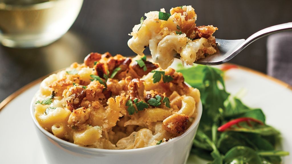 Mac and Cheese with Blue Cheese and Walnuts