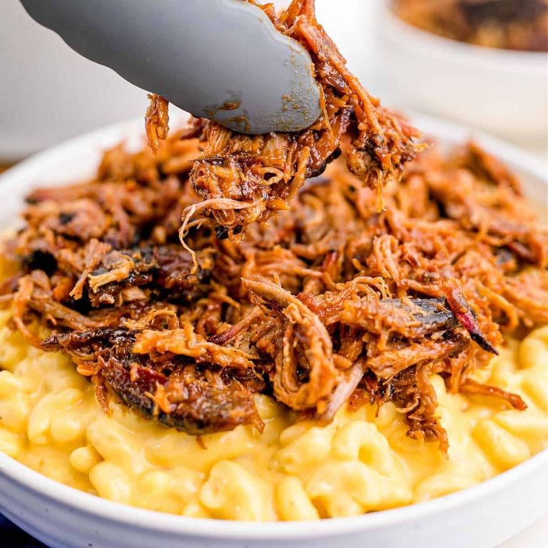 Mac and Cheese with Pulled Pork and BBQ Sauce