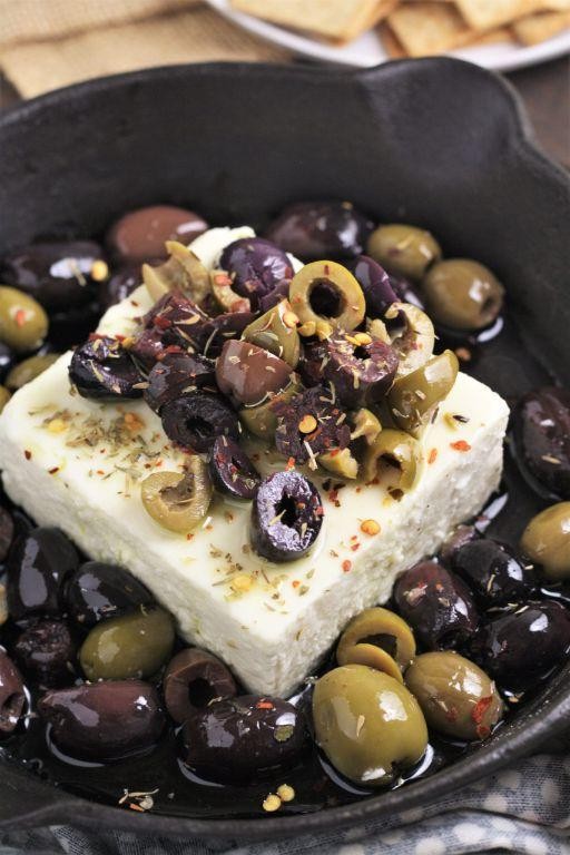 Mediterranean Cascatelli with Olives and Feta