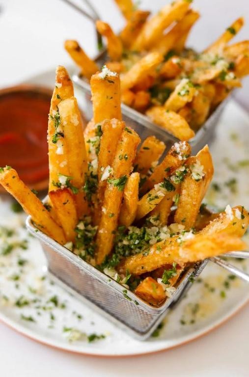 Mob-Style Garlic Parmesan Fries