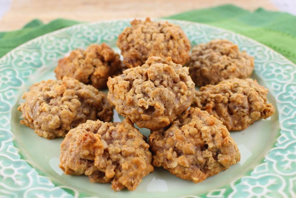 Oatmeal Raisin Cookies with Applesauce
