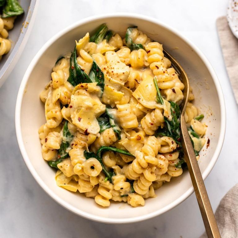 One Pot Vegan Spinach and Artichoke Pasta