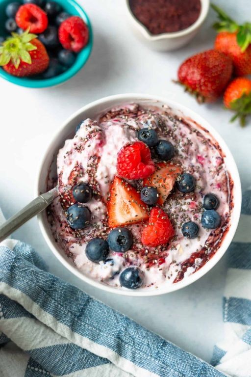 Overnight Oats with Fresh Berries