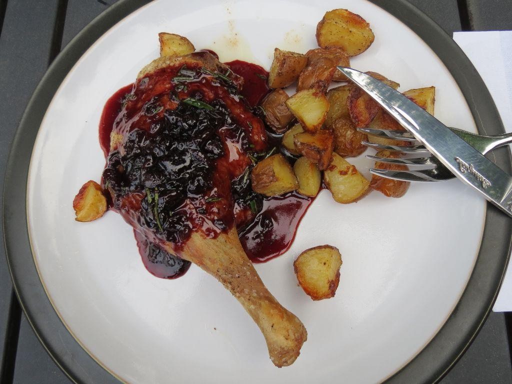 Pan-Seared Duck Legs with Cherry Sauce