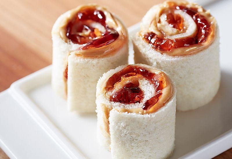 Peanut Butter and Jelly Sushi Rolls
