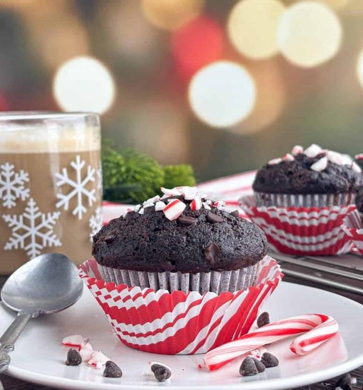 Peppermint Chocolate Chip Christmas Muffins