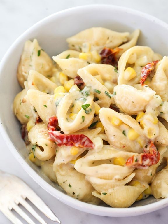 Pesto and Sun-Dried Tomato Mac and Cheese