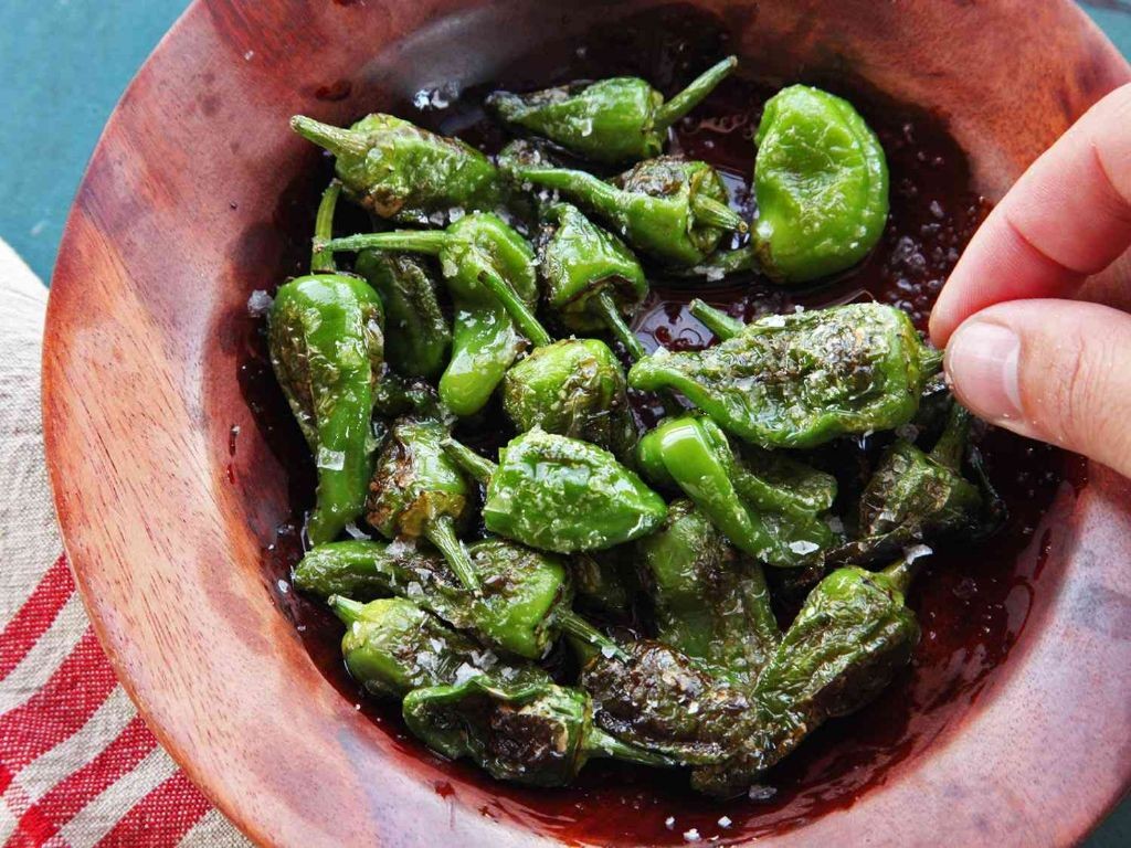 Pimientos de Padrón (blistered Padrón peppers)