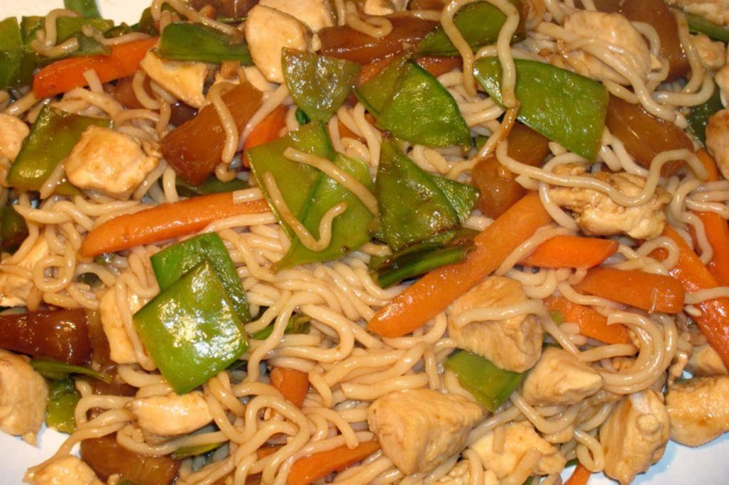 Pineapple Chicken Lo Mein