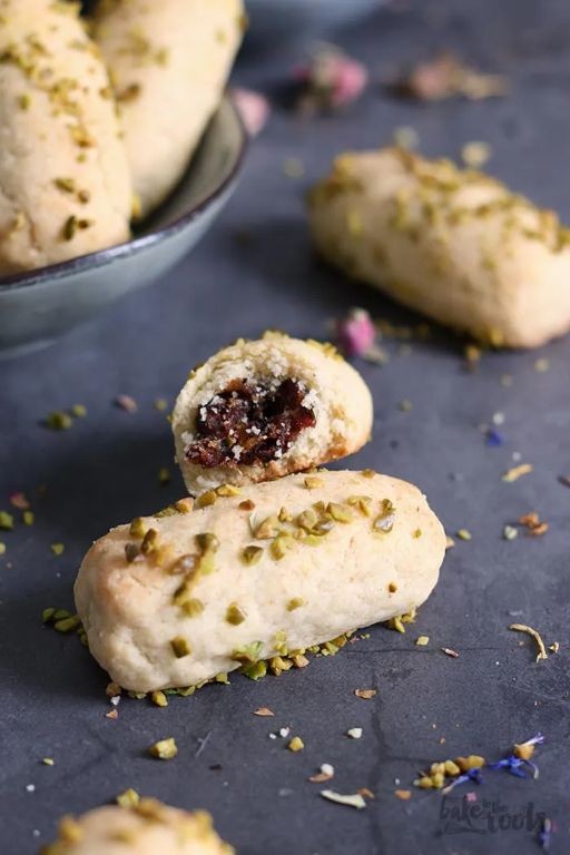 Pistachio and Date Stuffed Cookies