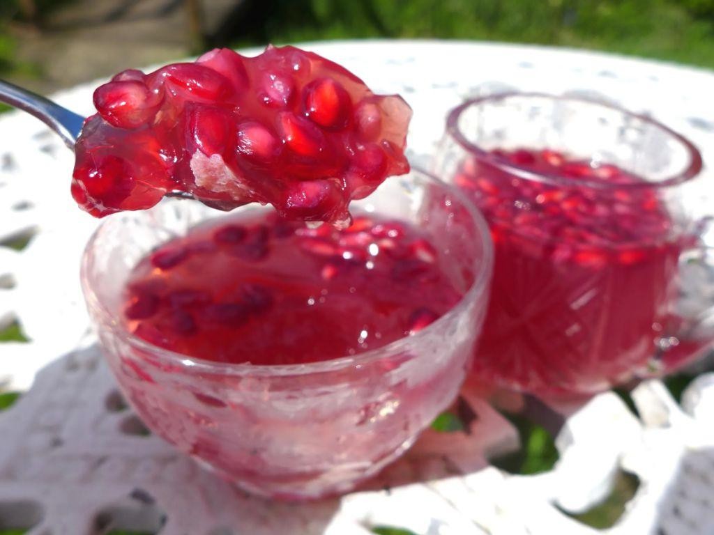 Pomegranate Rhubarb Jelly with Mint