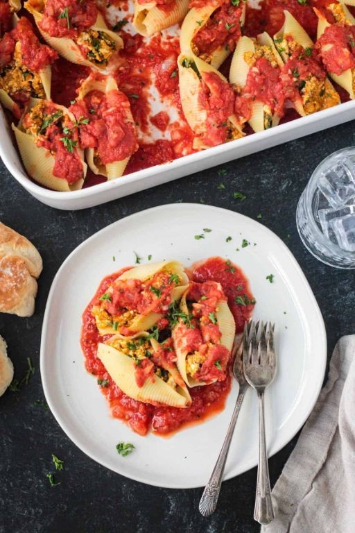 Pumfu and Kale Stuffed Shells