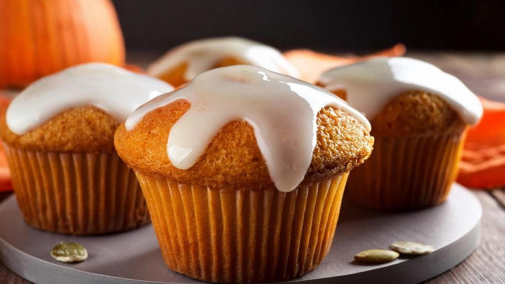Pumpkin Spice Christmas Muffins with Maple Glaze