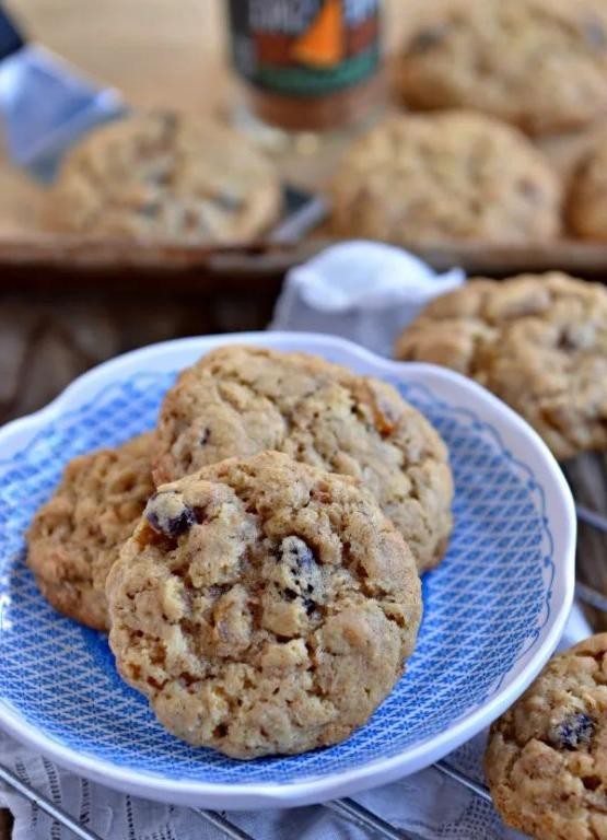Pumpkin Spice Oatmeal Raisin Cookies