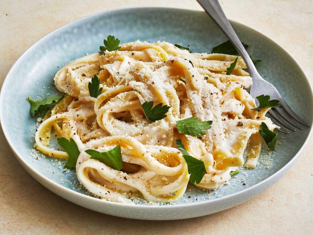 Quick and Easy Alfredo Pasta