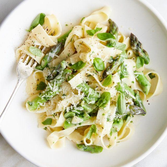 Ragu Alfredo Asparagus Pasta