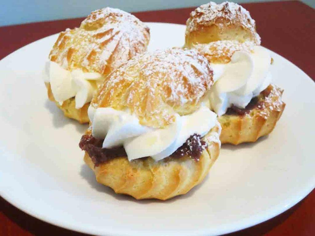 Red Bean Paste Cream Puffs