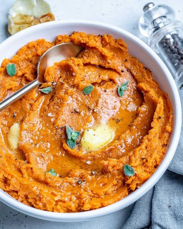 Roasted Garlic Mashed Sweet Potatoes