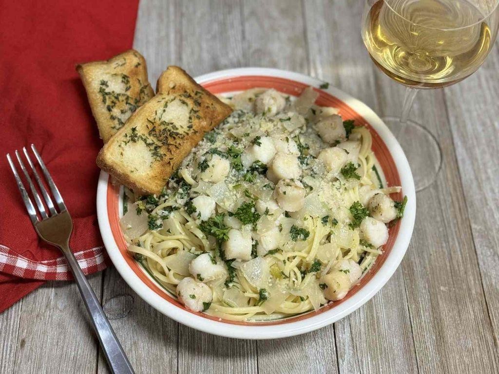 Scallop Scampi with Garlic and White Wine