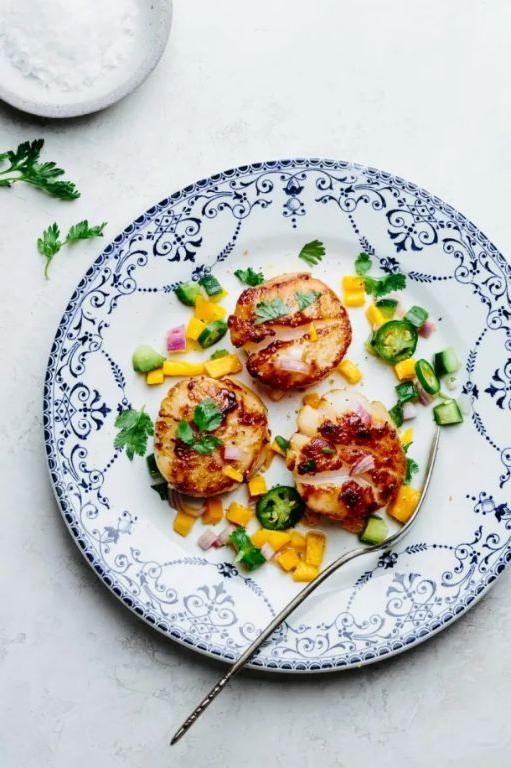 Scallop and Mango Salsa