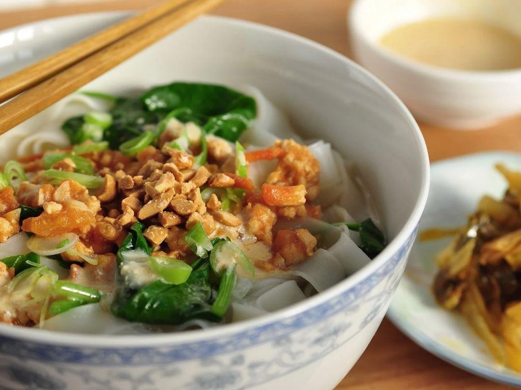 Shan Noodles (Burmese Rice Noodles with Chicken or Pork)