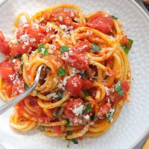Simple Canned Tomato Pasta