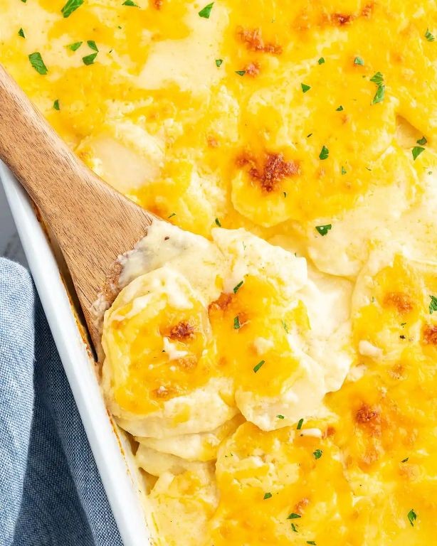 Simple Scalloped Potatoes with Cheese