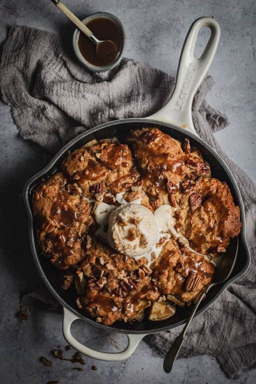Skillet Apple Cobbler with Brown Sugar