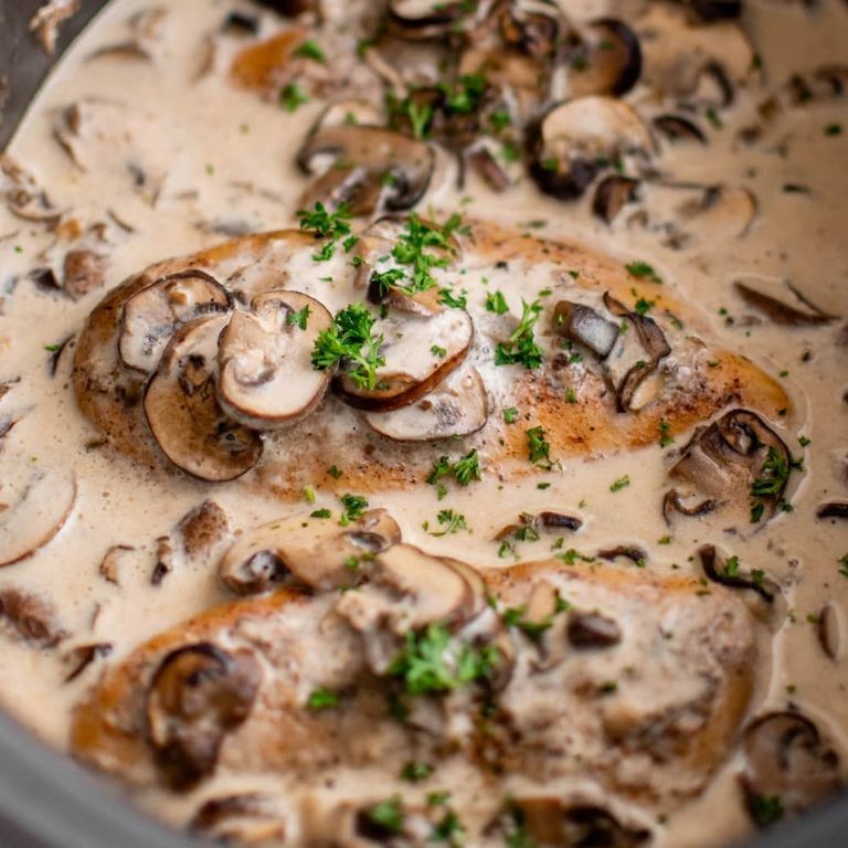 Slow Cooker Creamy Chicken and Mushrooms