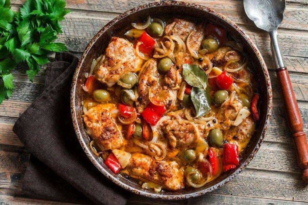 Slow Cooker Mediterranean Chicken Legs with Olives