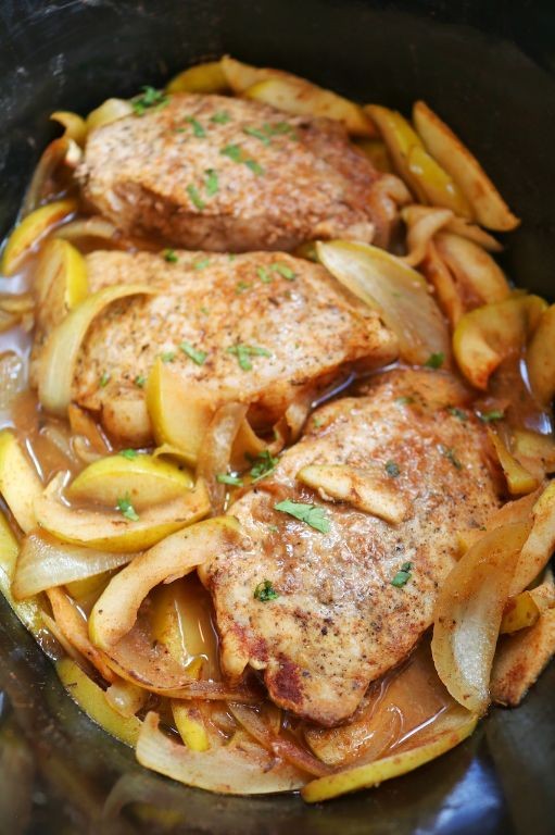 Slow Cooker Pork Chops with Apples and Onions
