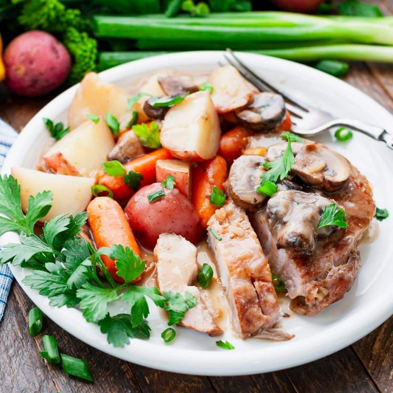 Slow Cooker Pork Chops with Carrots