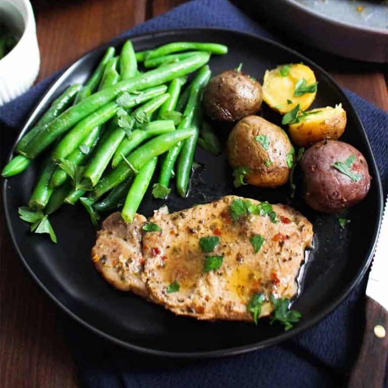 Slow Cooker Pork Chops with Green Beans