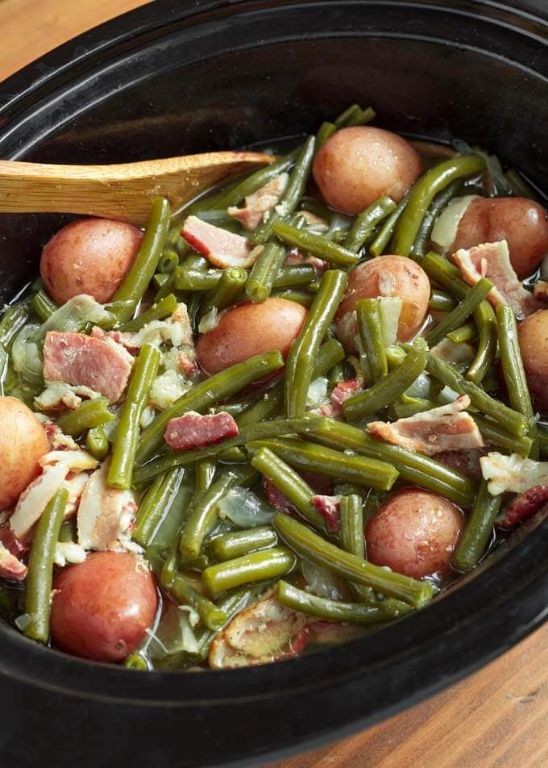 Slow-Cooked Green Beans with Bacon and Potatoes