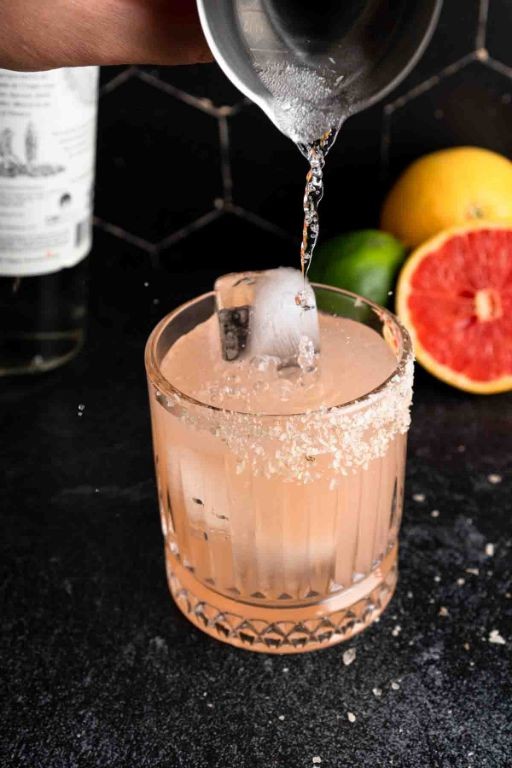 Smoked Grapefruit Paloma