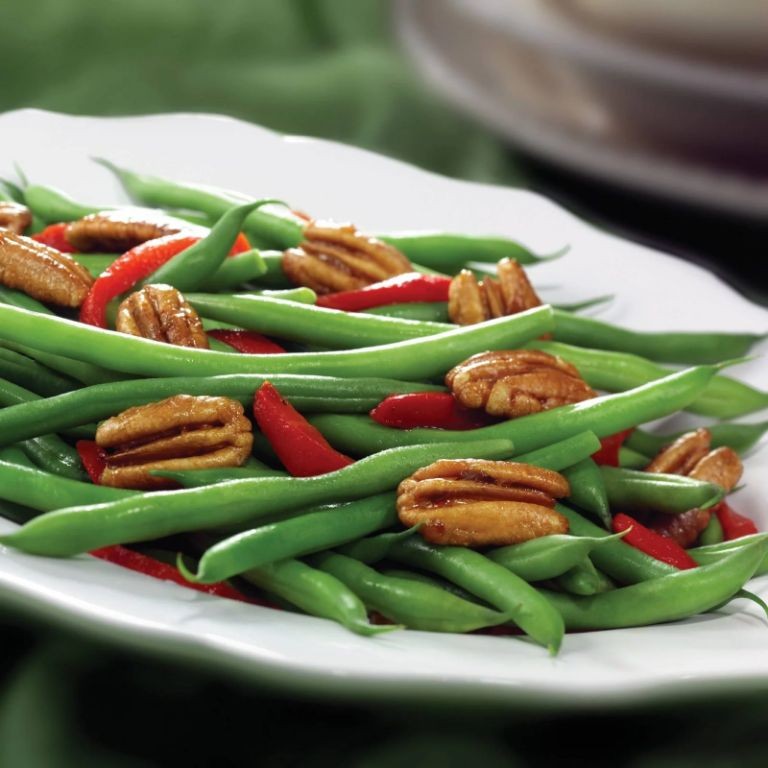 Smoky Paprika Green Beans with Toasted Pecans