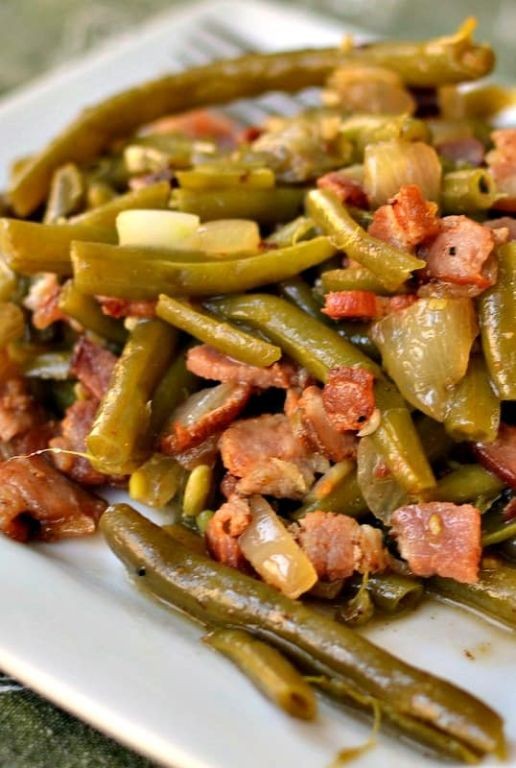 Southern-Style Green Beans with Bacon and Onions