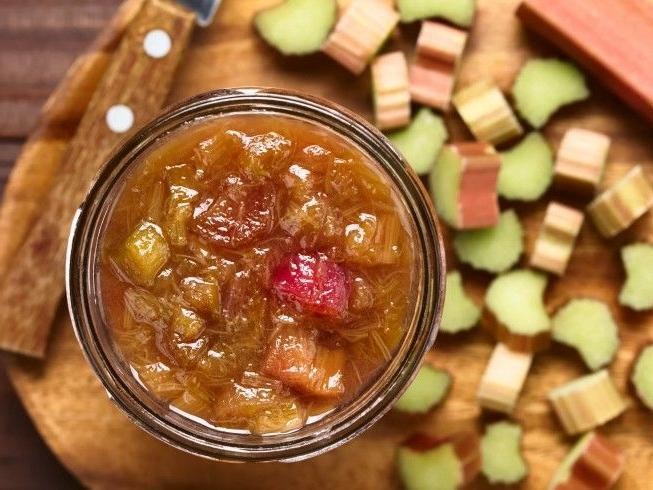 Spiced Rhubarb Jelly with Cinnamon