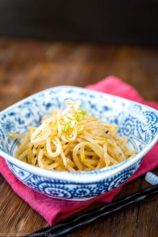 Spicy Bean Sprout Salad with Sesame Dressing