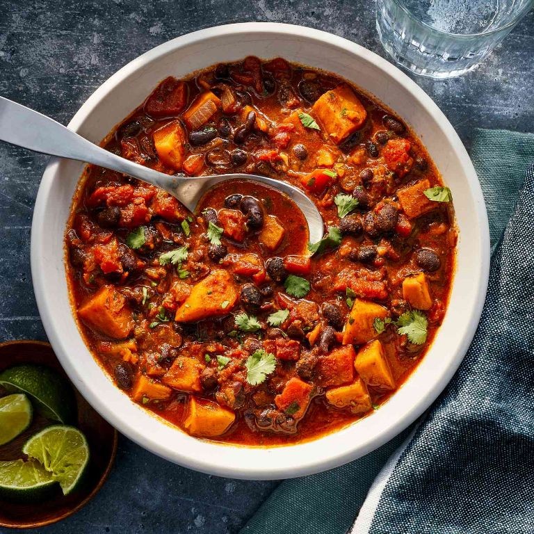 Spicy Instant Pot Sweet Potato and Black Bean Chili