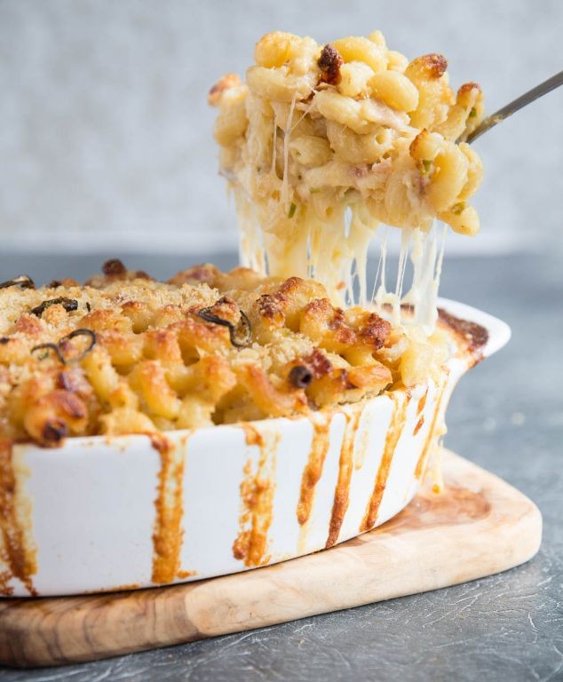 Spicy Jalapeño Baked Macaroni and Cheese