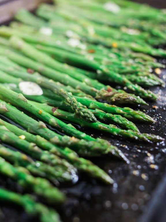 Spicy Keto Asparagus with Chili Flakes