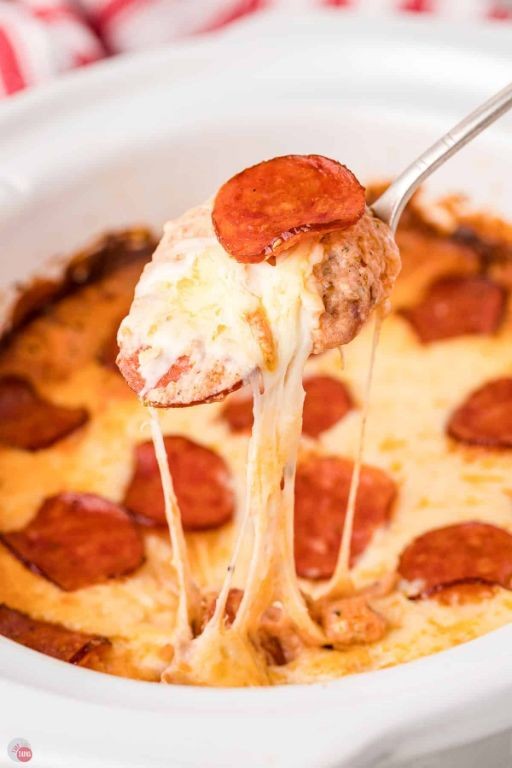 Spicy Sausage and Pepperoni White Pizza Dip