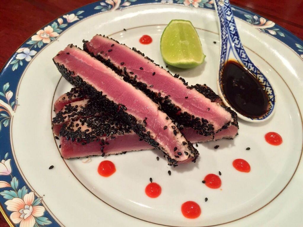 Spicy Sriracha Sesame Tuna Steak
